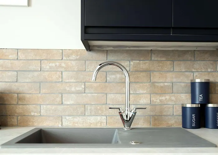 The Willow 7 * 布里斯托